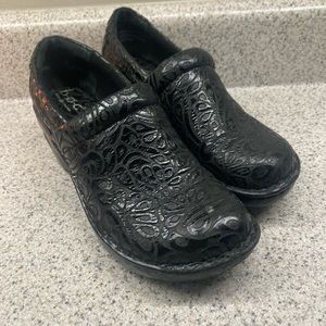 BOC clog shoe, LadiesSize 8. Great condition